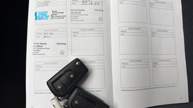 Toyota Yaris 1.5 Hybrid Design 5dr CVT Hybrid Hatchback